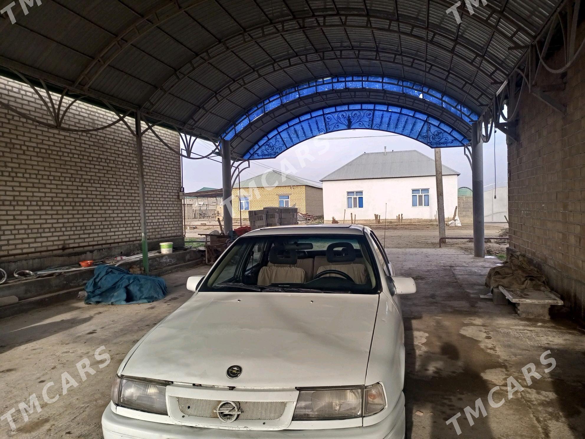 Opel Vectra 1990 - 28 000 TMT - Ак-Бугдайский этрап - img 3