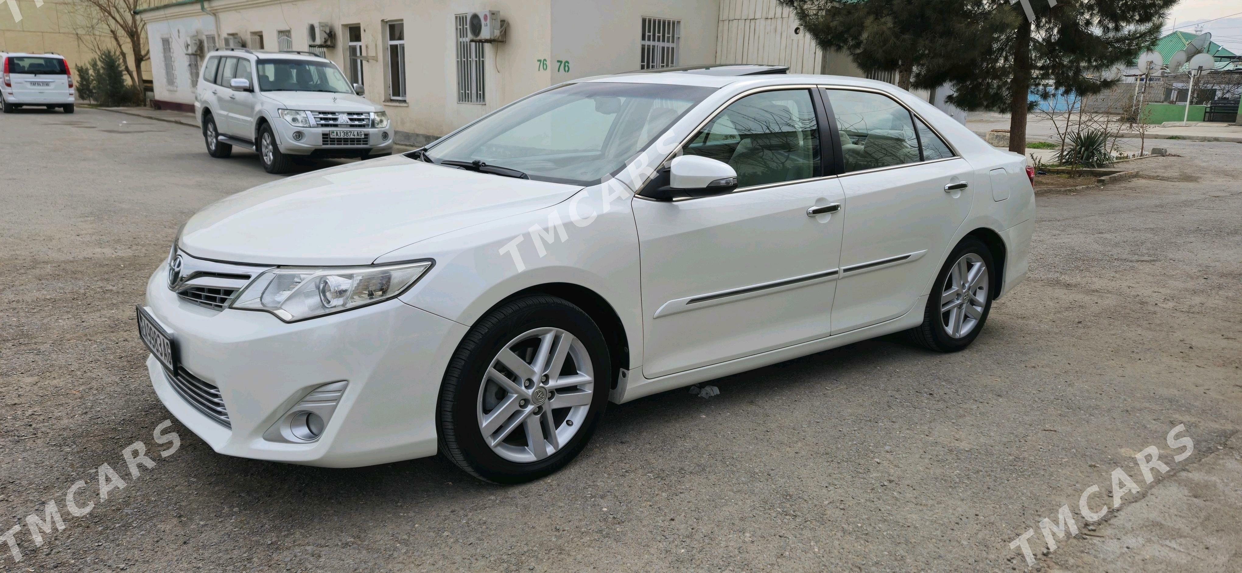 Toyota Camry 2014 - 285 000 TMT - Бедев - img 3