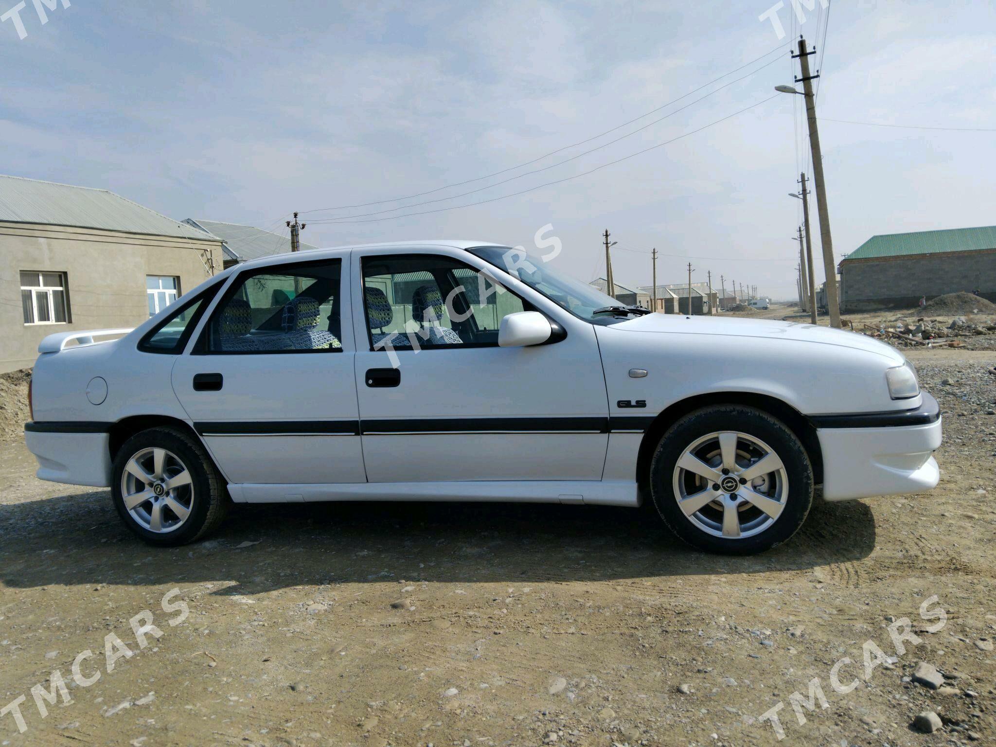 Opel Vectra 1993 - 50 000 TMT - Бахарден - img 3