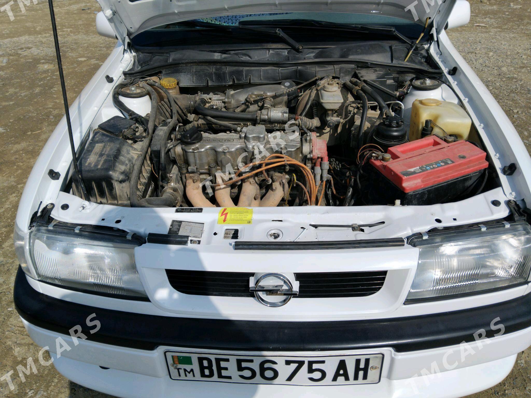 Opel Vectra 1993 - 50 000 TMT - Бахарден - img 5