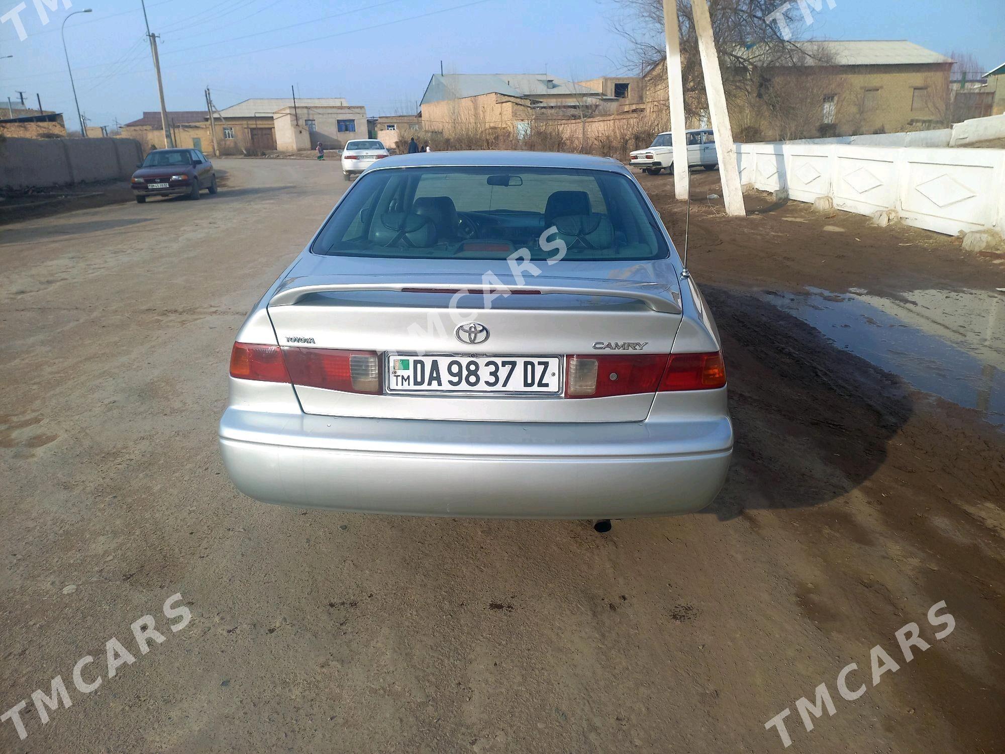 Toyota Camry 2000 - 140 000 TMT - Köneürgenç - img 4