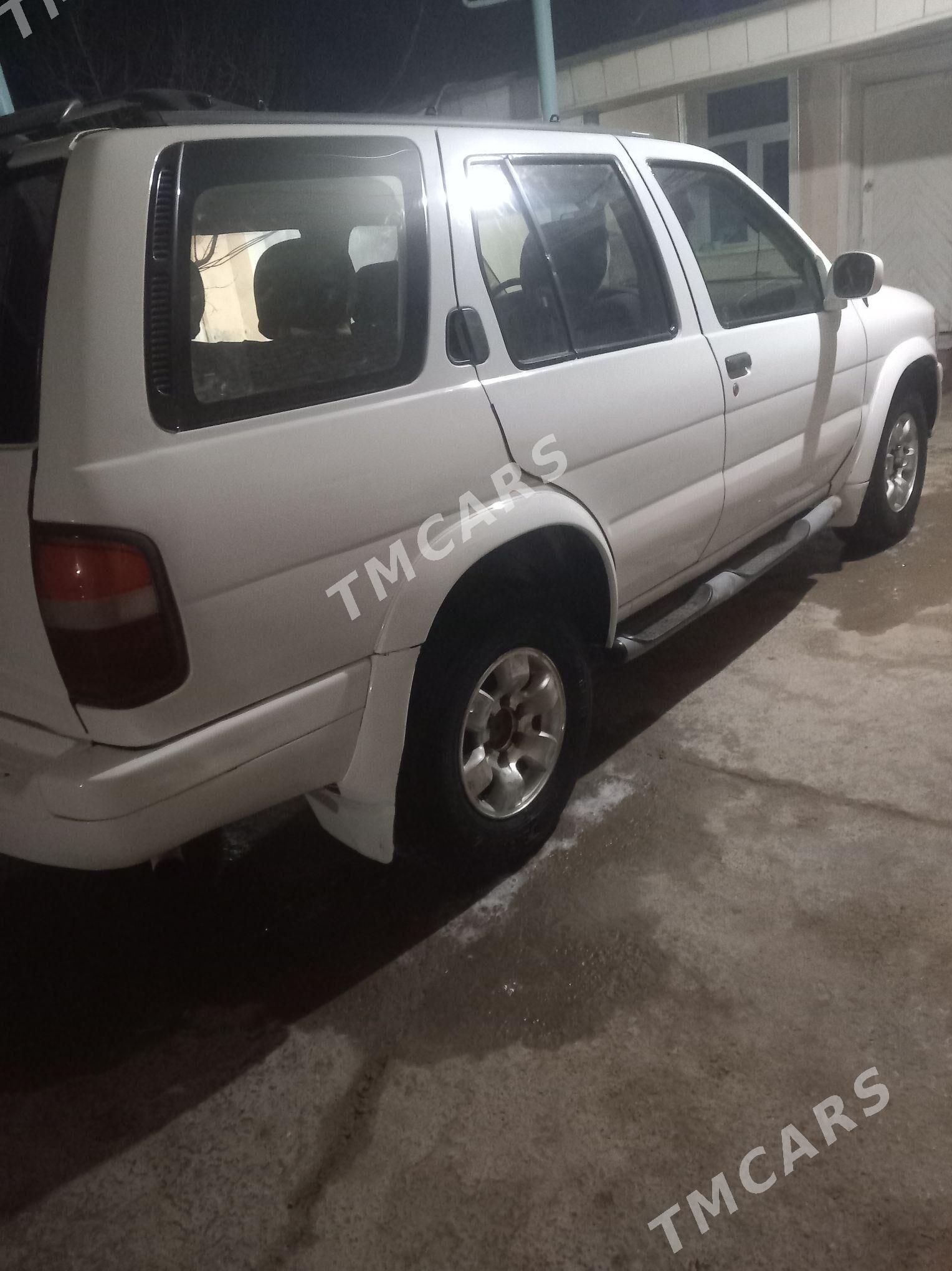 Nissan Pathfinder 1996 - 65 000 TMT - Halaç - img 3