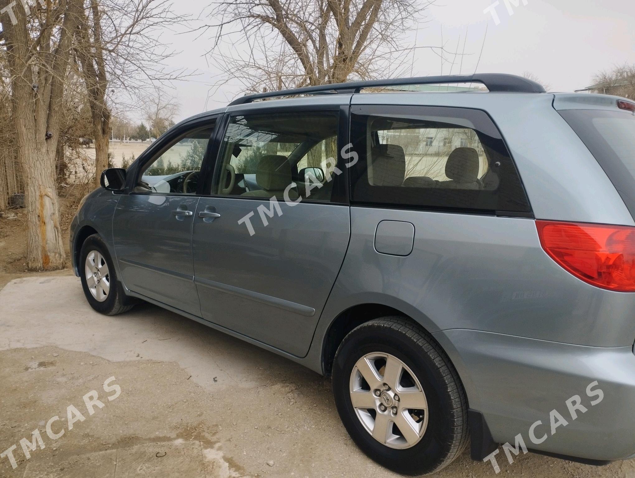 Toyota Sienna 2008 - 220 000 TMT - Балканабат - img 3