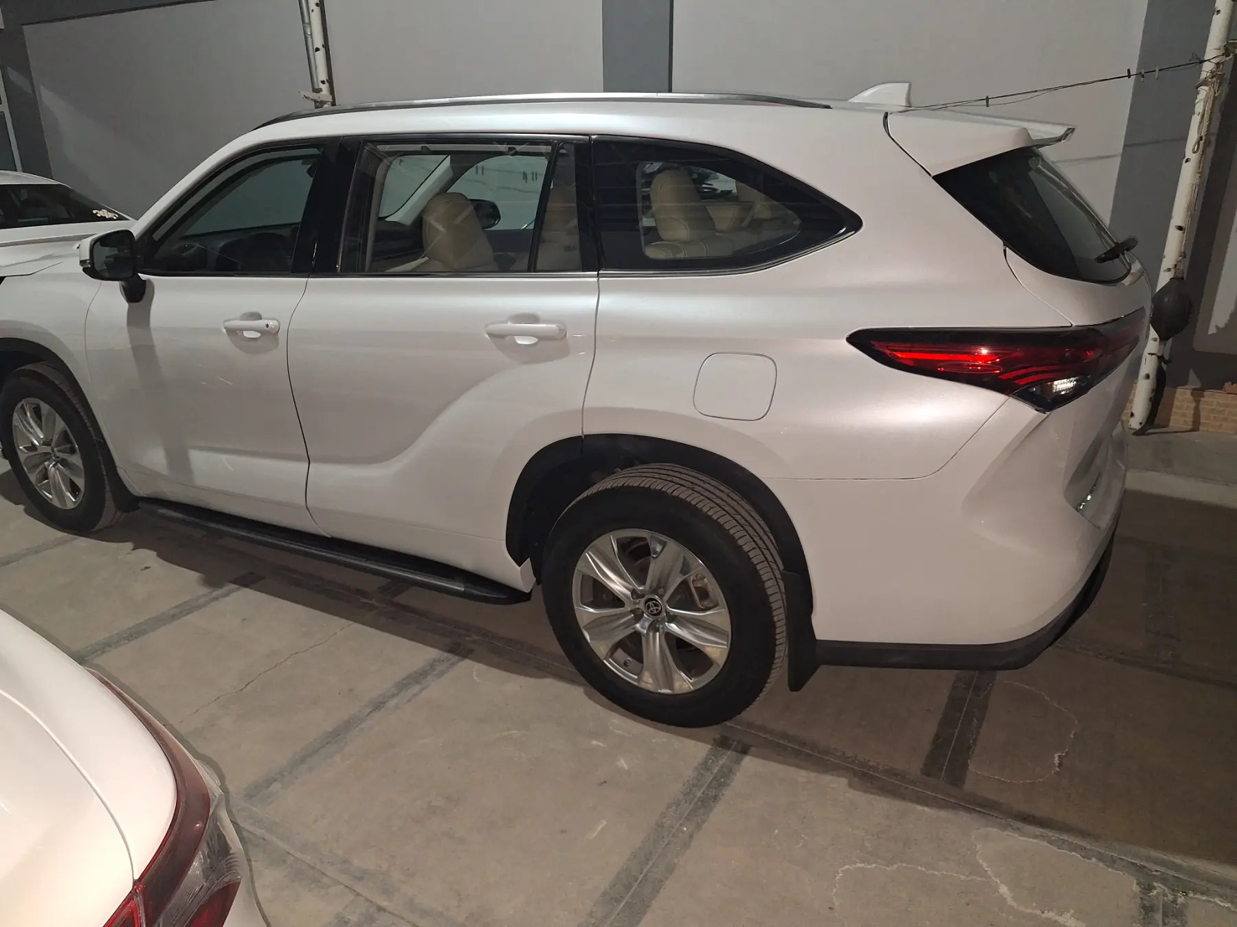 Toyota Highlander 2020 - 575 000 TMT - Aşgabat - img 4