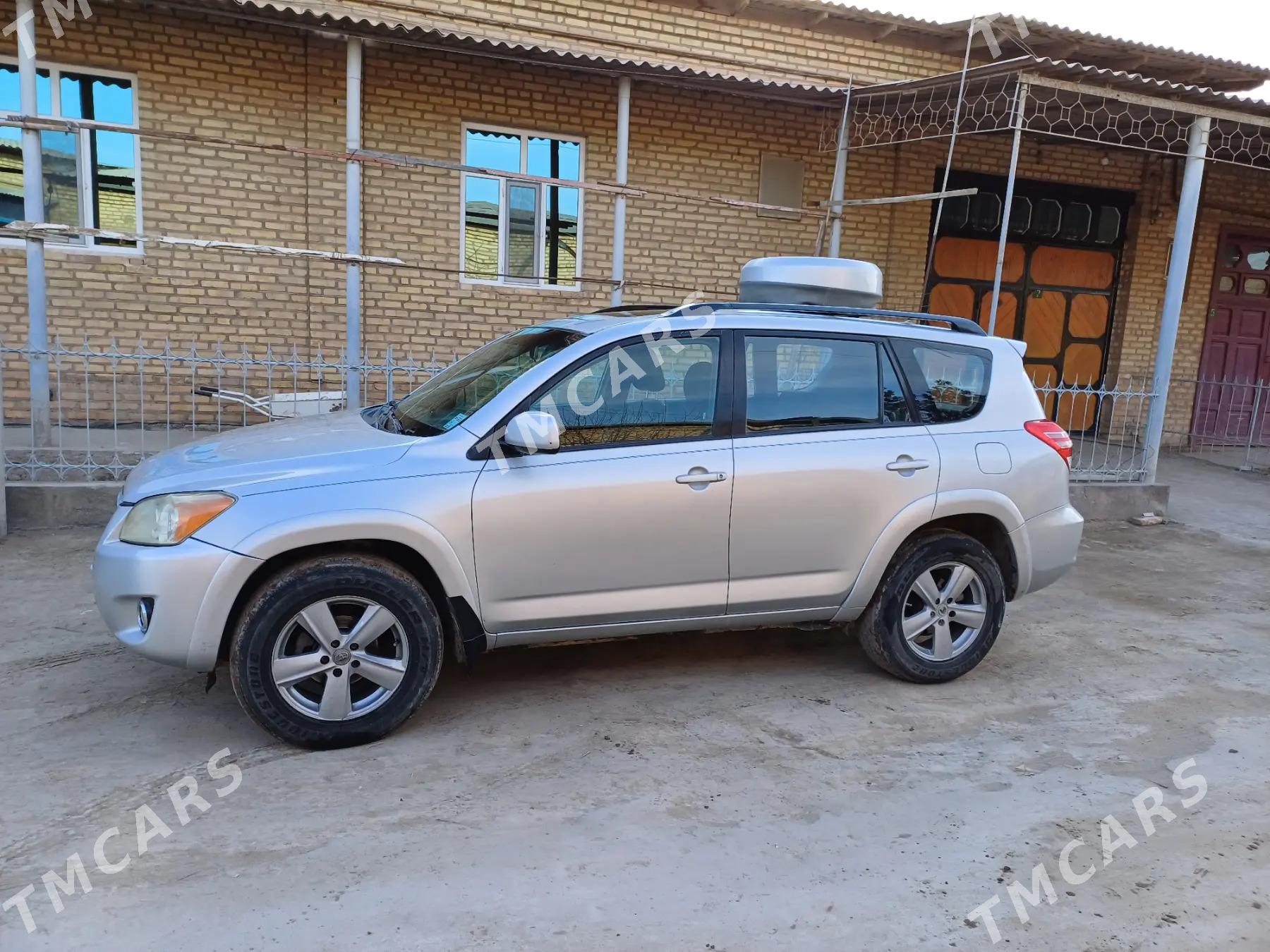 Toyota RAV4 2010 - 170 000 TMT - Дашогуз - img 3