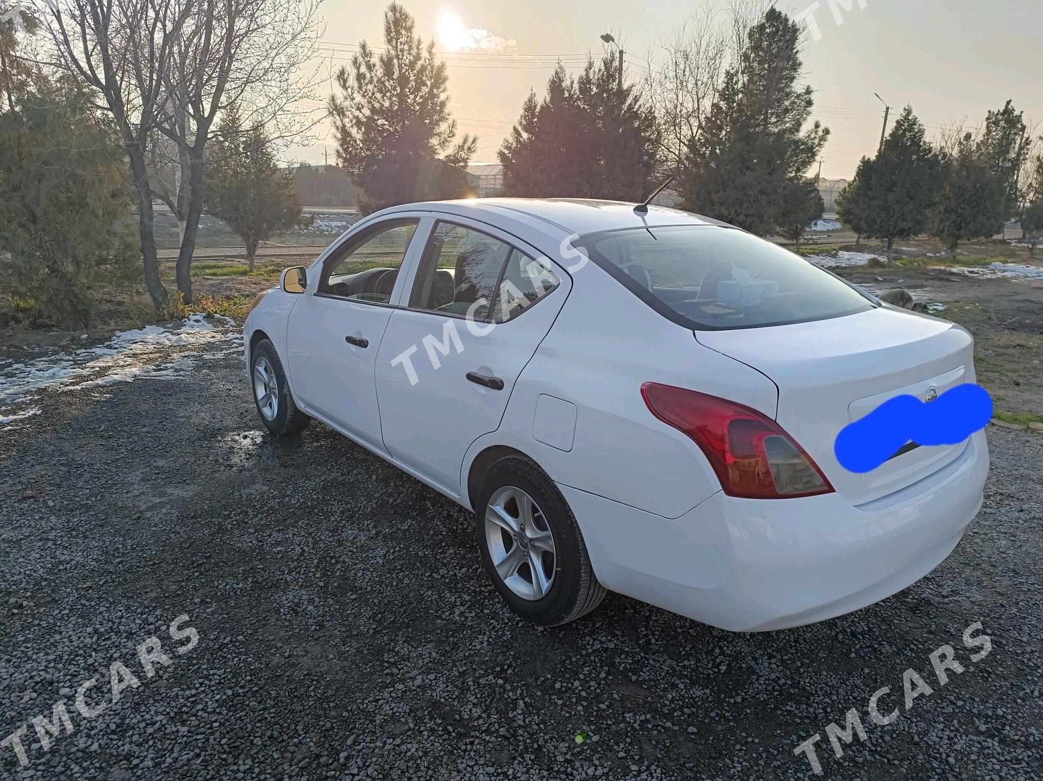 Nissan Versa 2012 - 85 000 TMT - Ýaşlyk - img 2