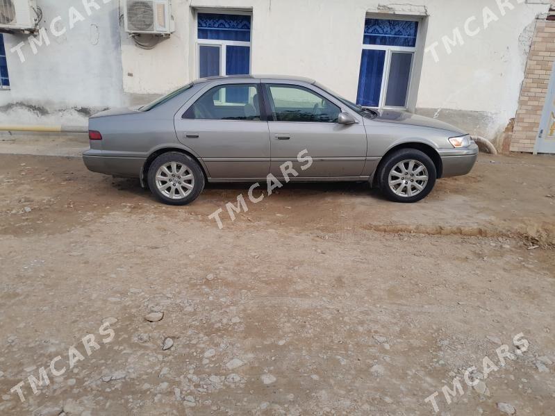 Toyota Camry 1998 - 130 000 TMT - "Altyn Asyr" Gündogar bazary (Jygyllyk) - img 2