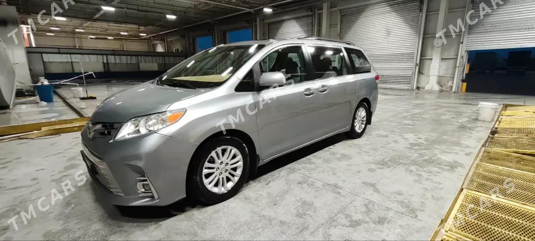 Toyota Sienna 2016 - 320 000 TMT - Türkmenbaşy - img 5