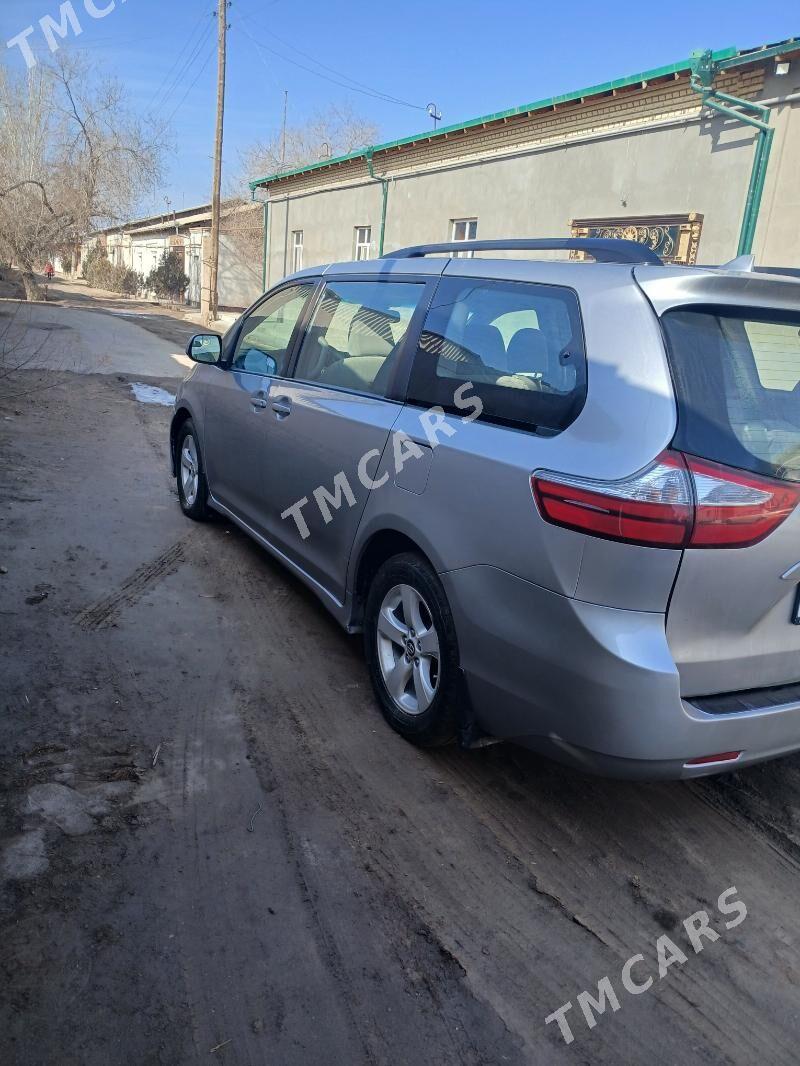 Toyota Sienna 2018 - 340 000 TMT - Gurbansoltan Eje - img 5