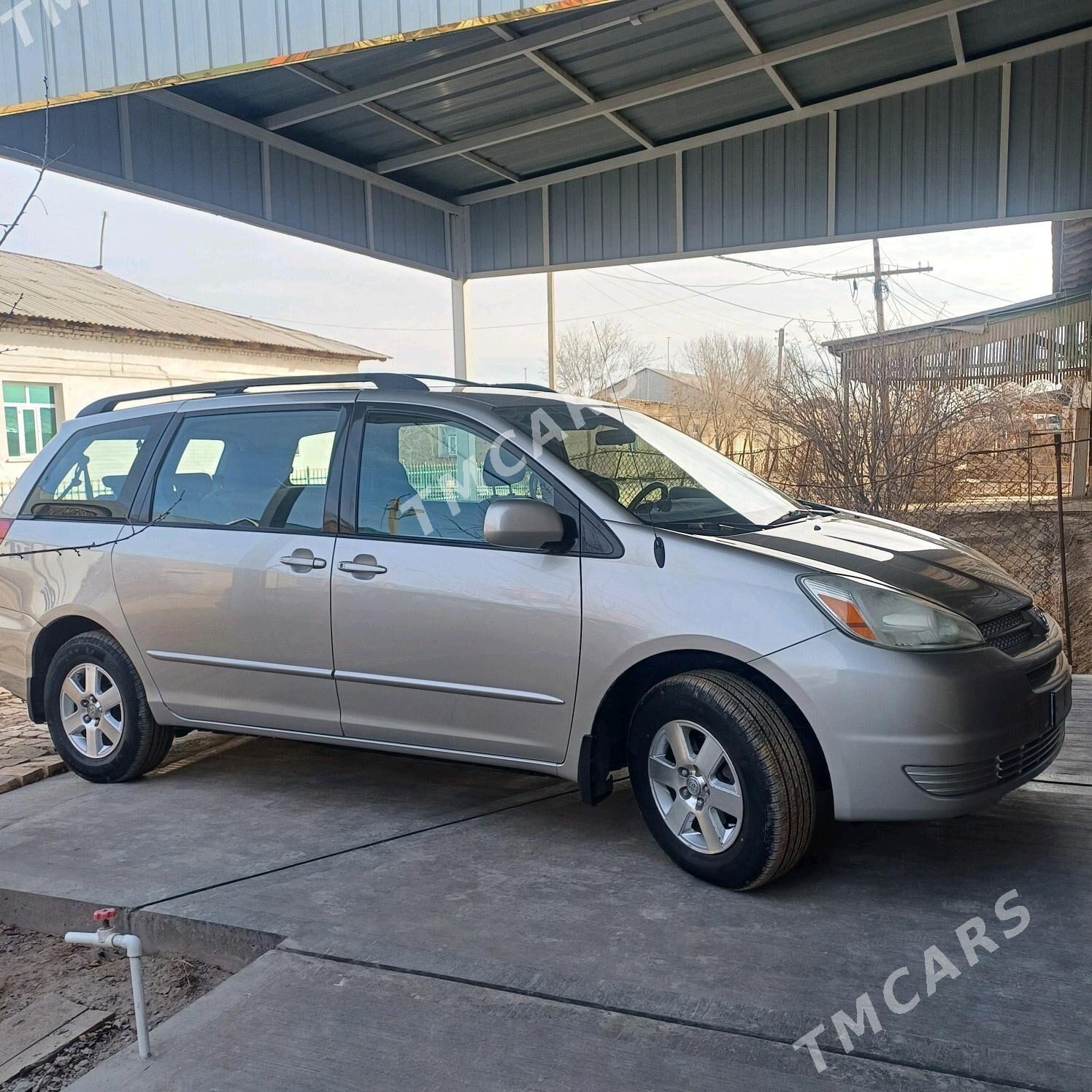 Toyota Sienna 2004 - 240 000 TMT - Кёнеургенч - img 2