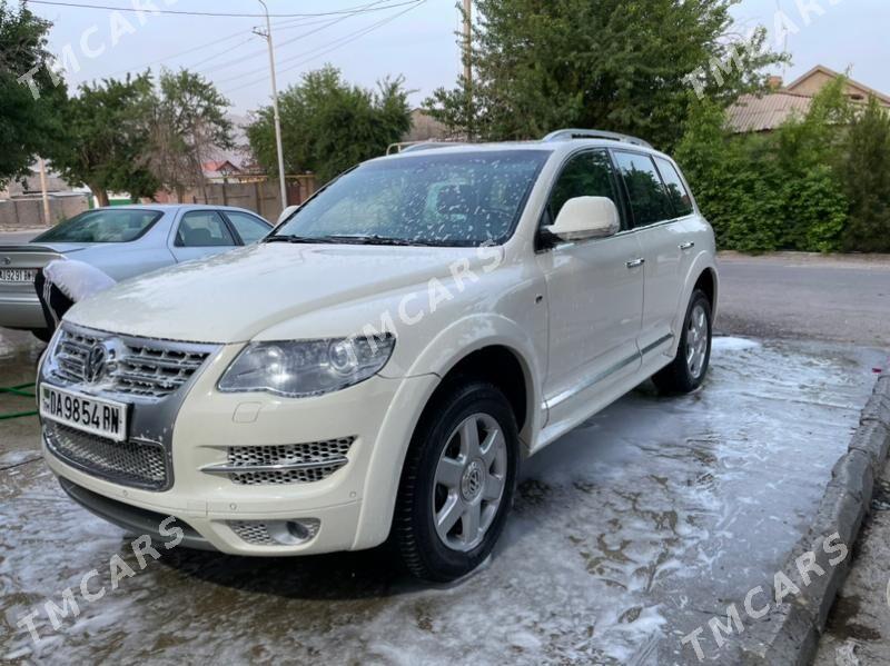 Volkswagen Touareg 2010 - 315 000 TMT - Балканабат - img 2