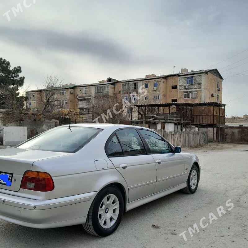 BMW E39 2002 - 100 000 TMT - Балканабат - img 3