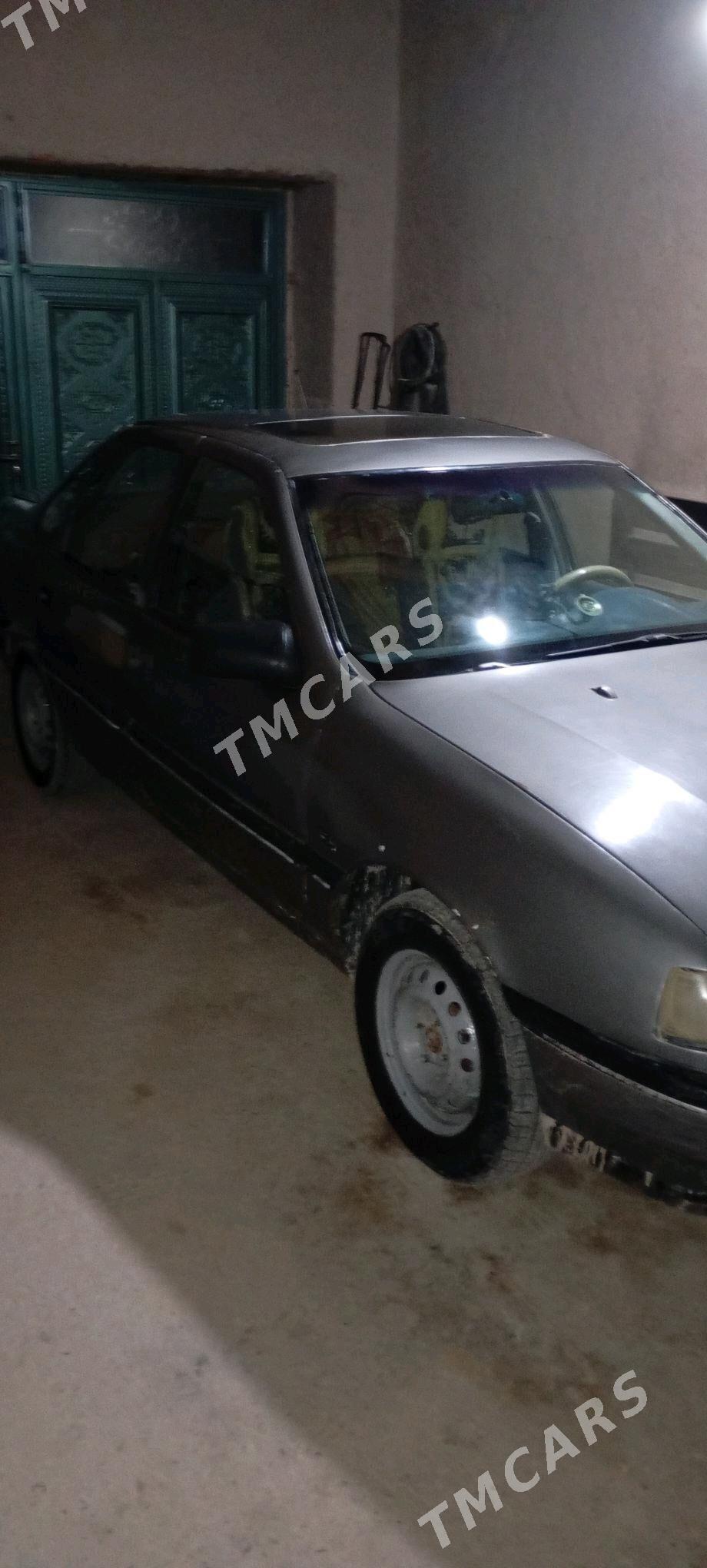 Opel Vectra 1990 - 30 000 TMT - Türkmenbaşy etr. - img 3