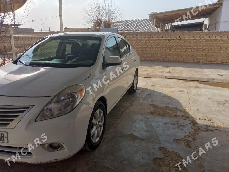 Nissan Versa 2012 - 75 000 TMT - Мары - img 5