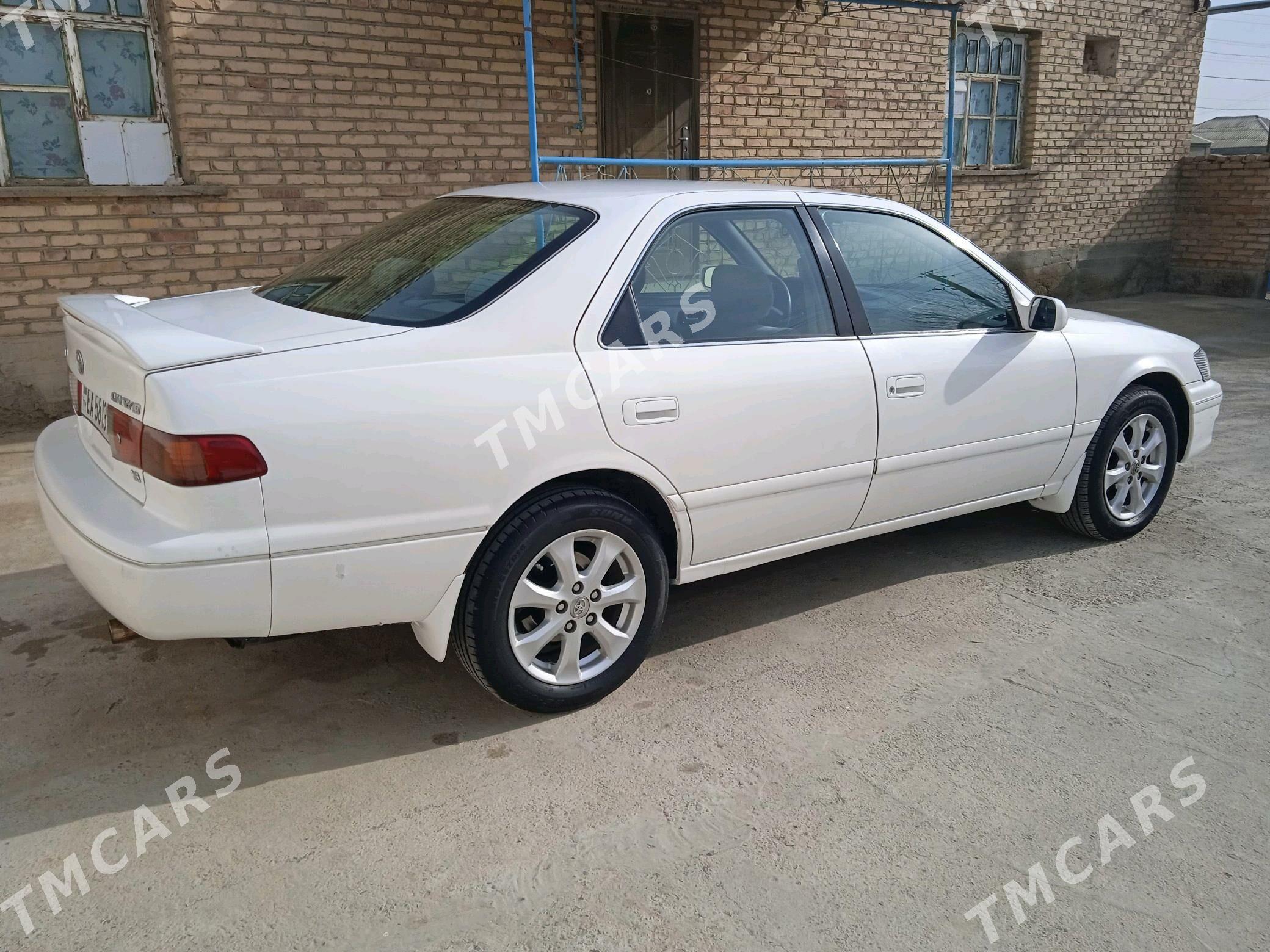 Toyota Camry 1998 - 130 000 TMT - Бахарден - img 3