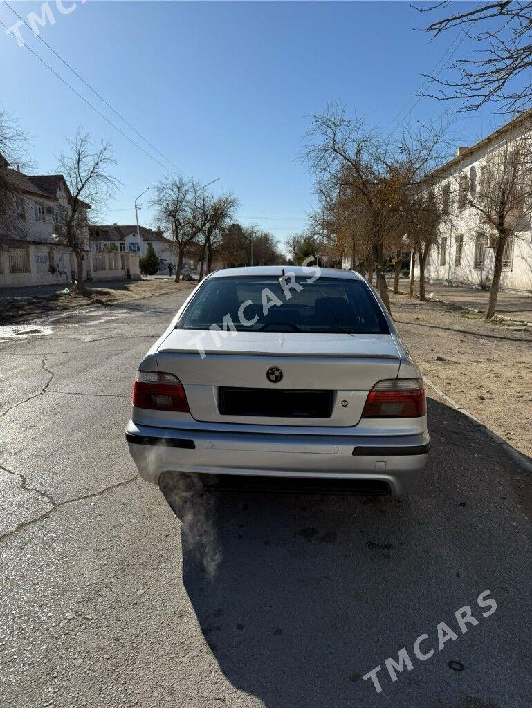 BMW E39 2003 - 150 000 TMT - Балканабат - img 1