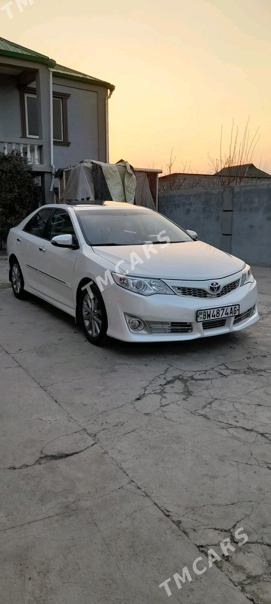 Toyota Camry 2014 - 272 000 TMT - Ашхабад - img 2