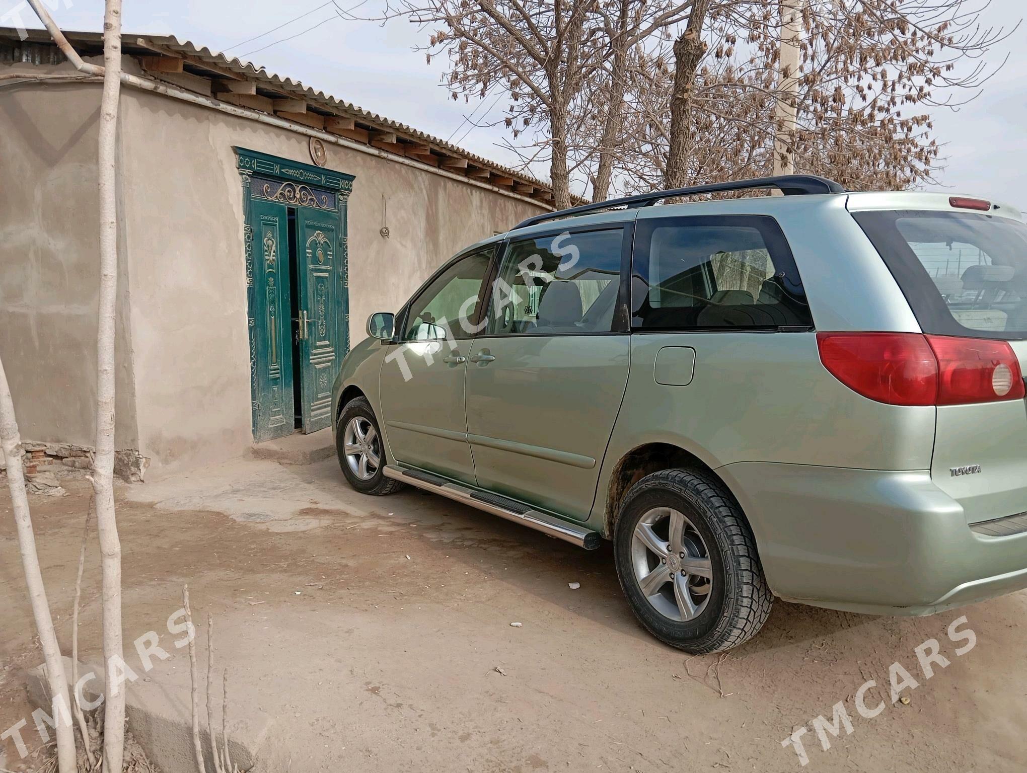 Toyota Sienna 2008 - 190 000 TMT - Кёнеургенч - img 5