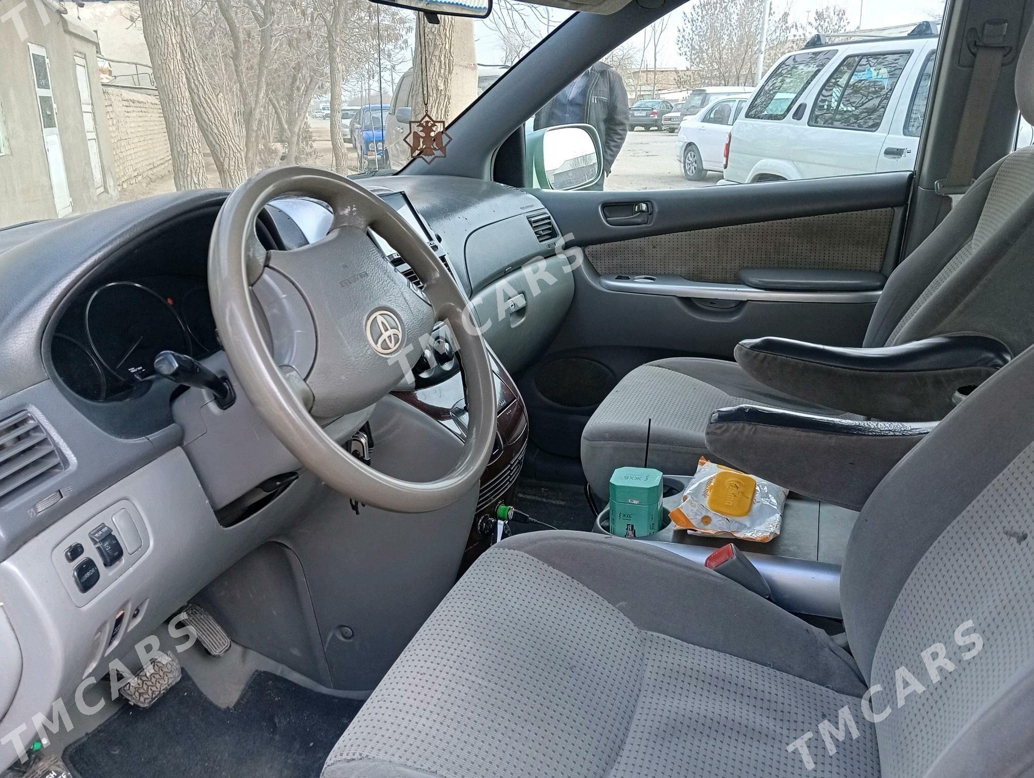 Toyota Sienna 2008 - 190 000 TMT - Кёнеургенч - img 3