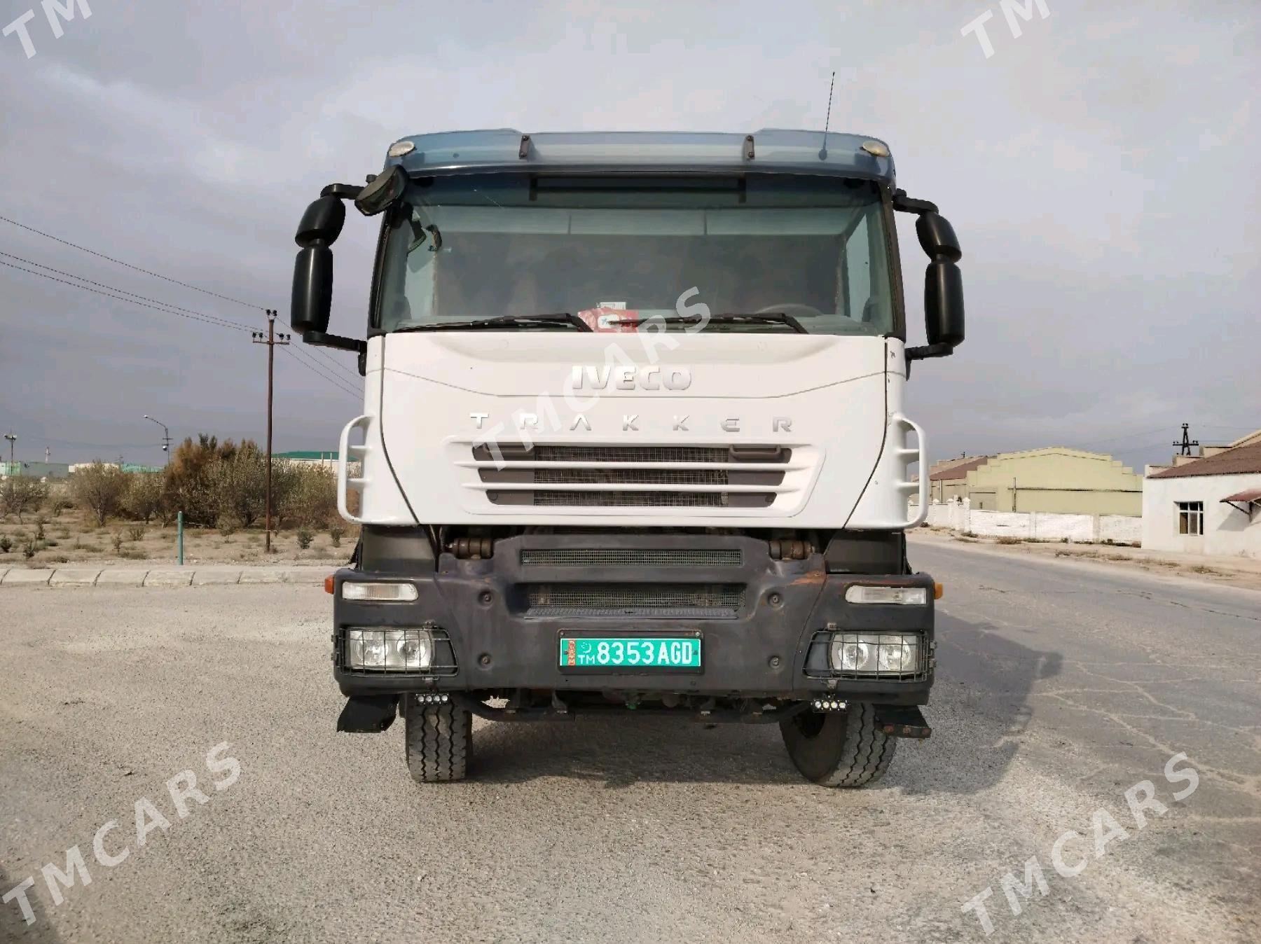 Iveco Trakker 2010 - 600 000 TMT - Büzmeýin - img 2