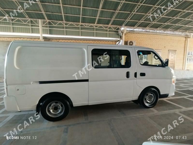 Nissan Urvan 2007 - 160 000 TMT - Мары - img 9