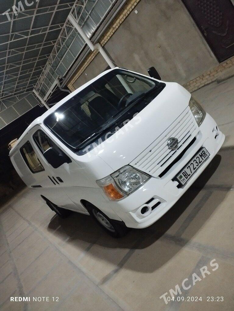 Nissan Urvan 2007 - 160 000 TMT - Мары - img 2