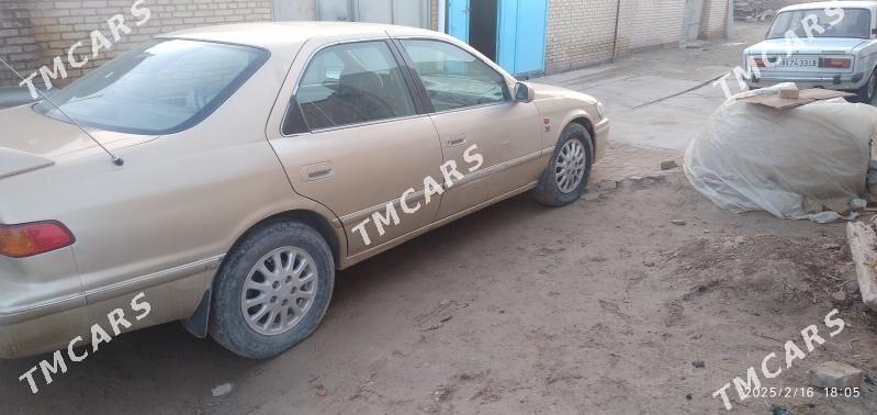 Toyota Camry 1998 - 90 000 TMT - Halaç - img 2