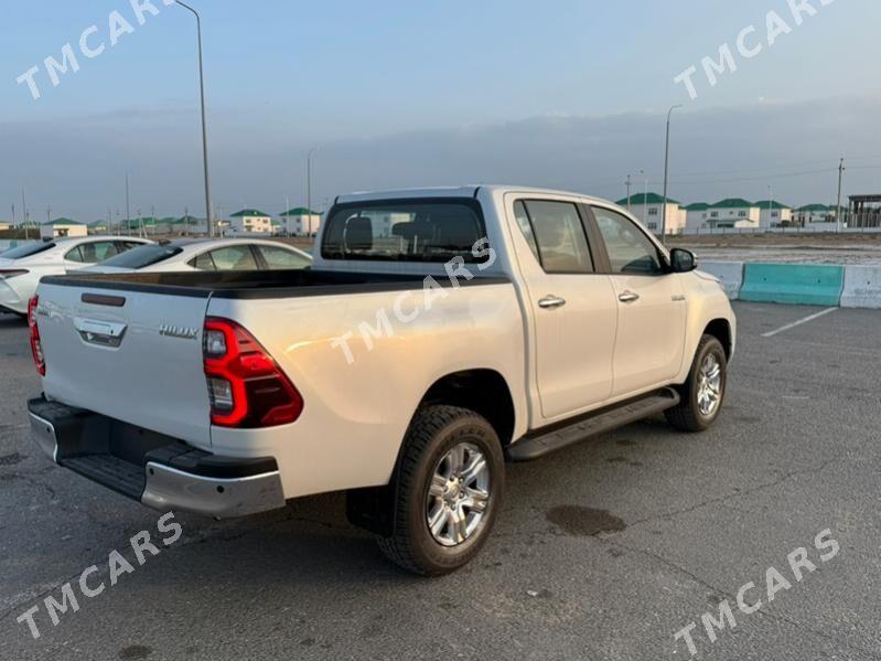 Toyota Hilux 2024 - 685 000 TMT - Aşgabat - img 3