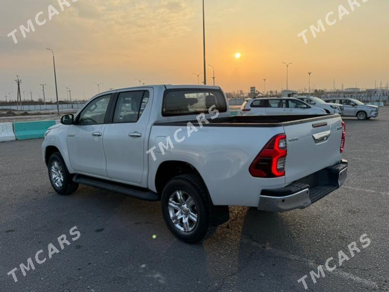 Toyota Hilux 2024 - 685 000 TMT - Aşgabat - img 2