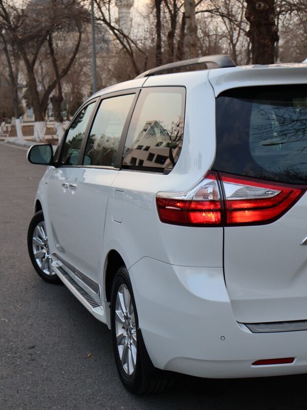 Toyota Sienna 2020 - 530 000 TMT - Aşgabat - img 7