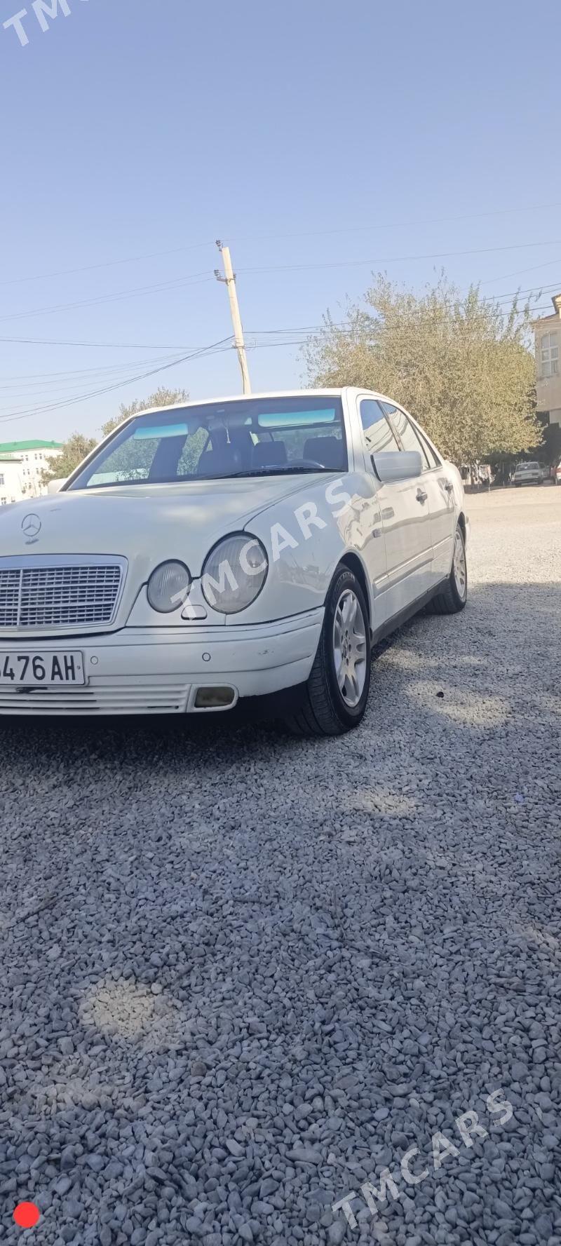 Mercedes-Benz E320 1998 - 77 000 TMT - Änew - img 7