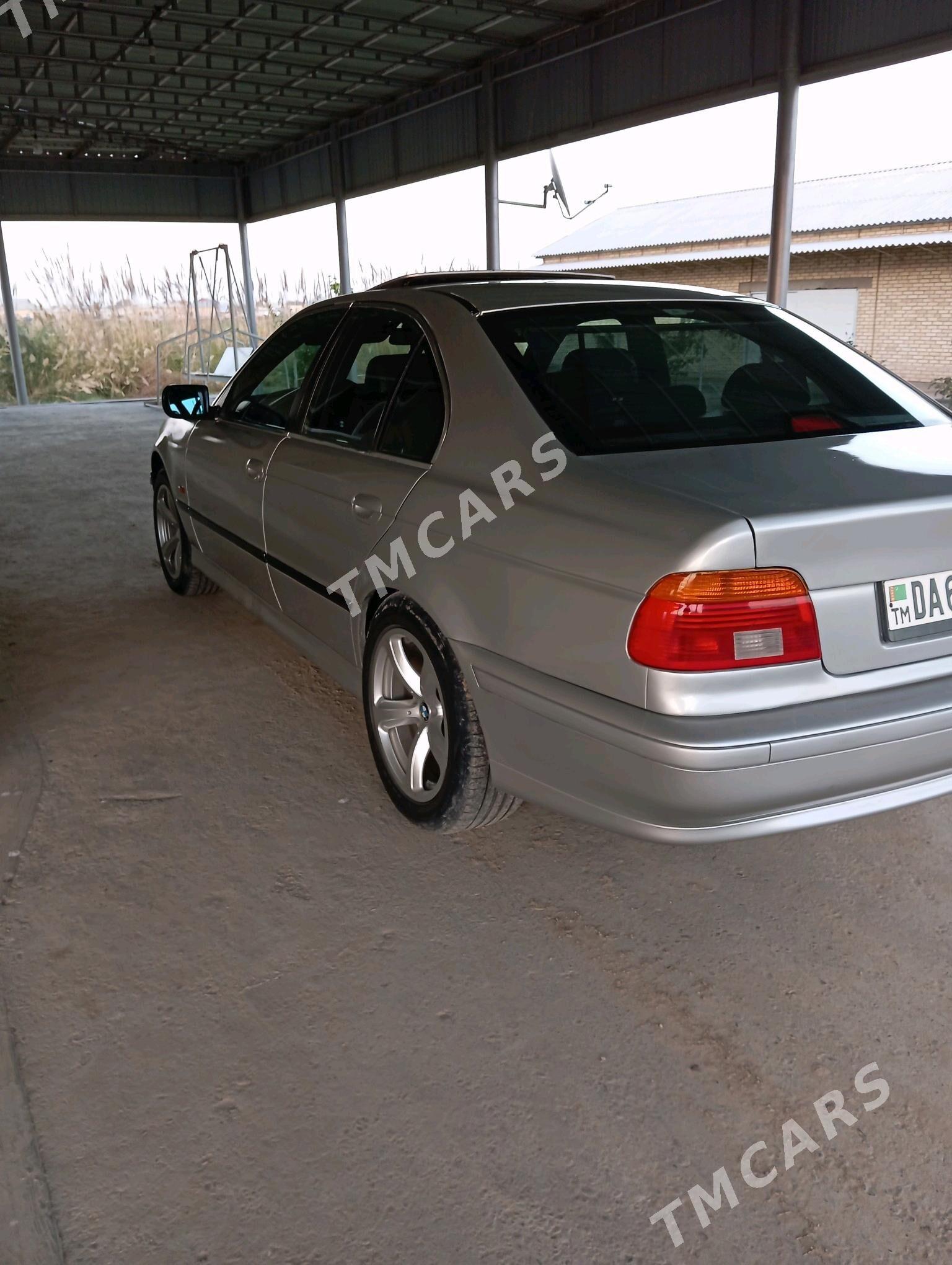 BMW E39 2001 - 110 000 TMT - Сакарчага - img 2