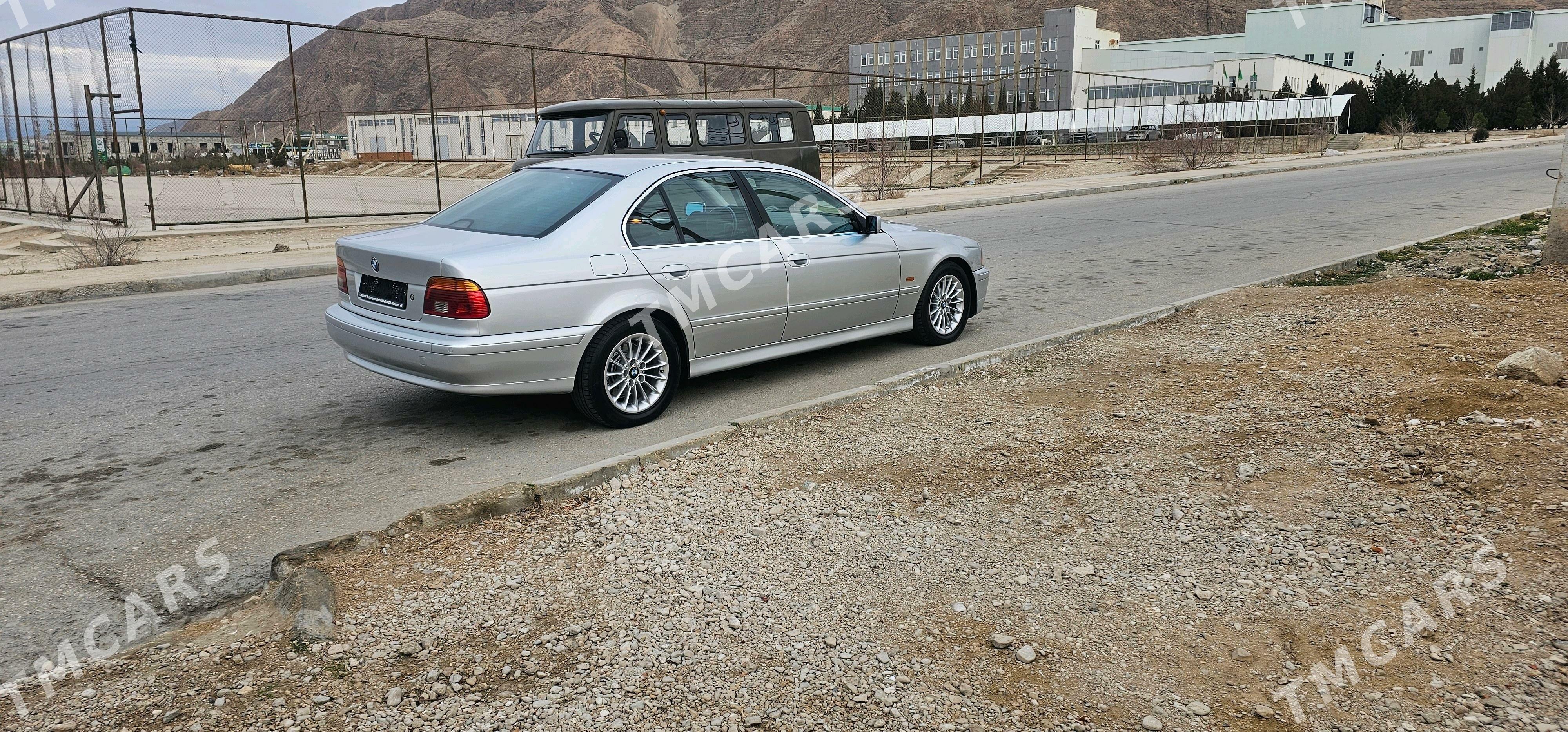 BMW E39 2002 - 110 000 TMT - Балканабат - img 2