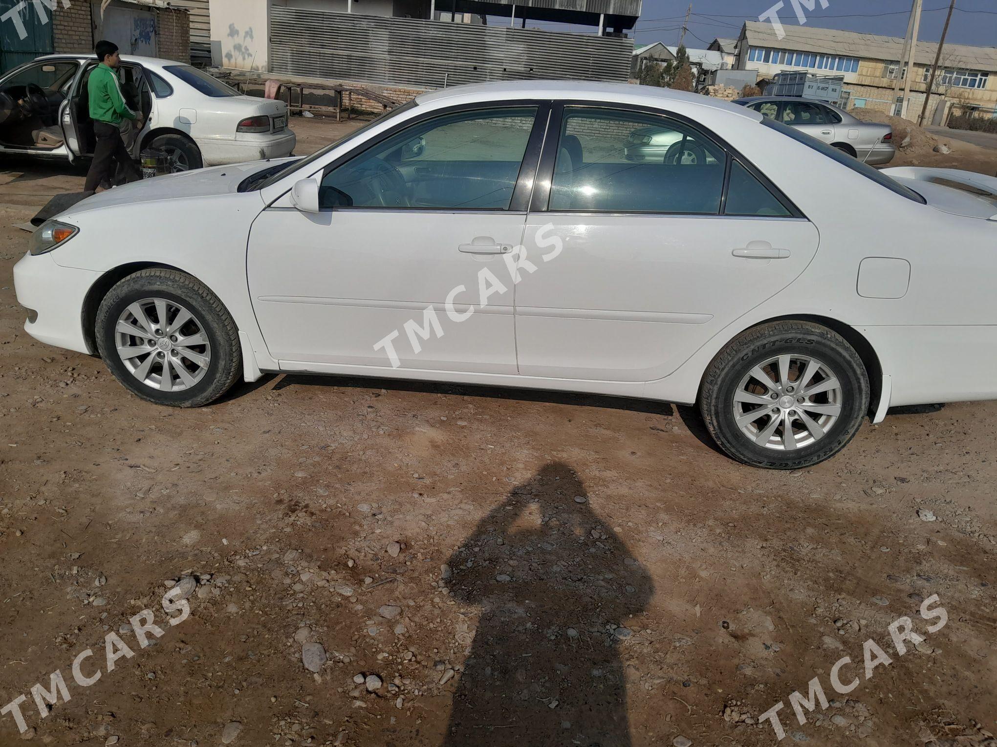 Toyota Camry 2005 - 130 000 TMT - Ёлётен - img 3