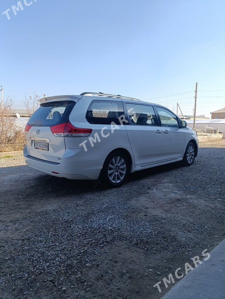 Toyota Sienna 2011 - 295 000 TMT - Мургап - img 5