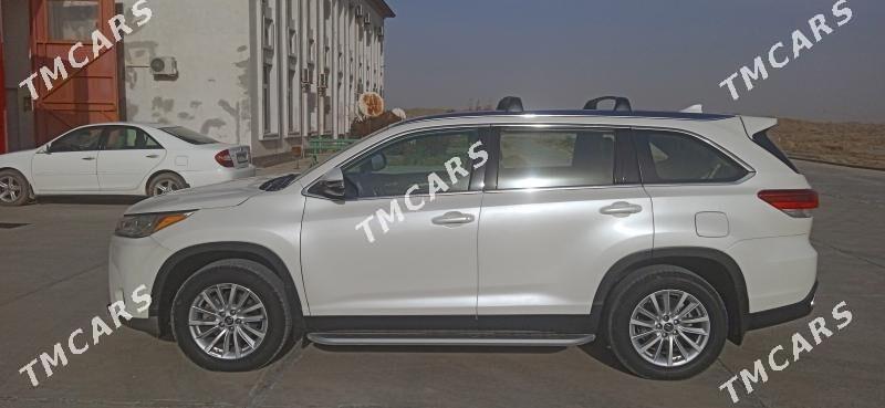 Toyota Highlander 2019 - 440 000 TMT - Baýramaly - img 7