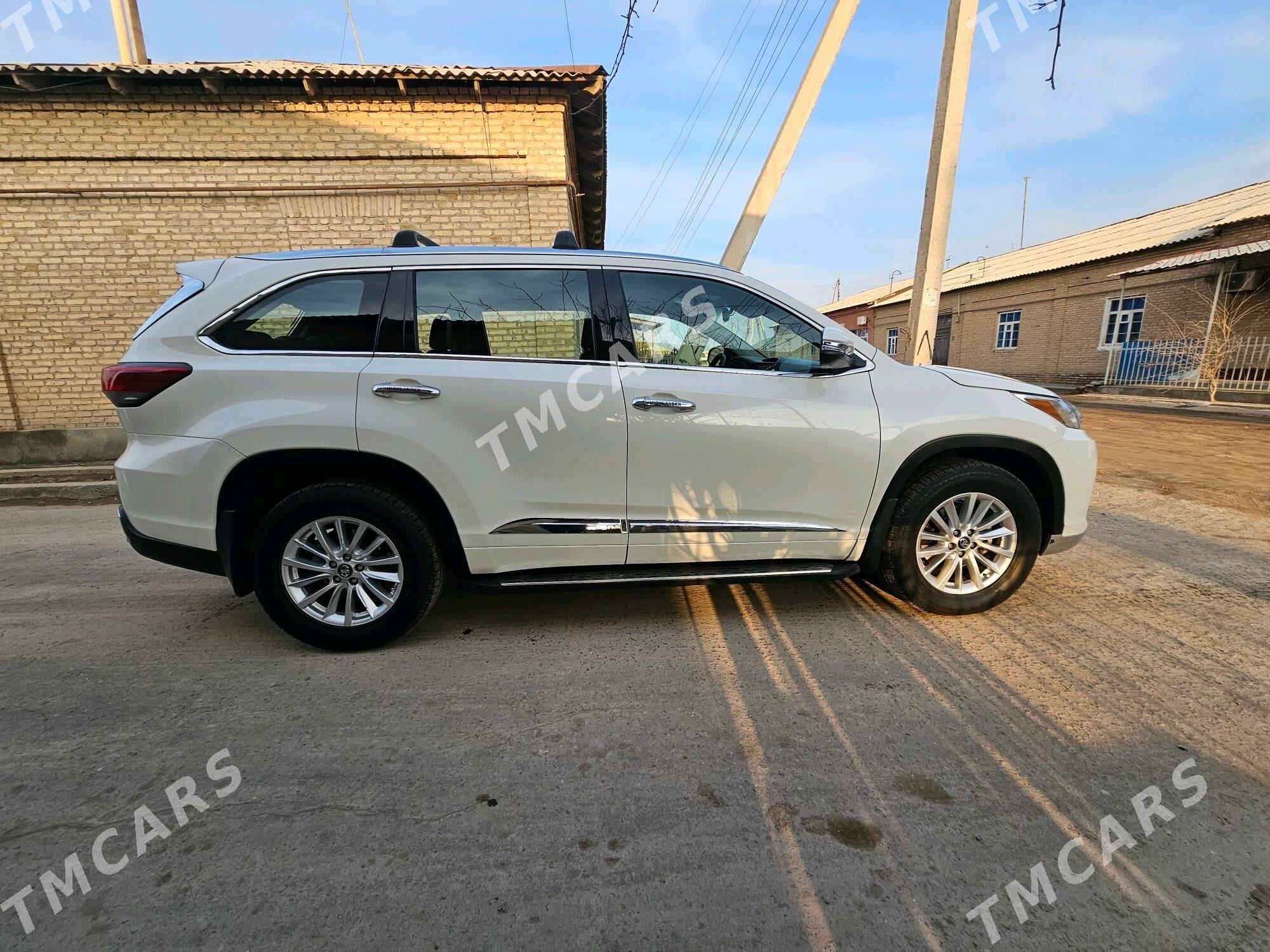 Toyota Highlander 2018 - 420 000 TMT - Дашогуз - img 8