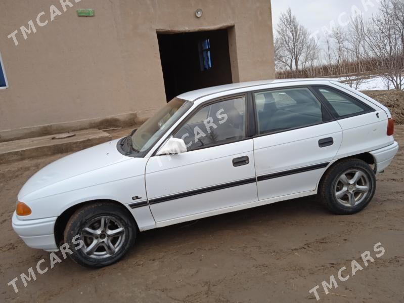 Opel Astra 1992 - 35 000 TMT - етр. Туркменбаши - img 4