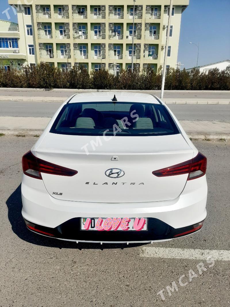 Hyundai Elantra 2019 - 200 000 TMT - Podwoýski köç. (Bitarap Türkmenistan şaýoly) - img 4