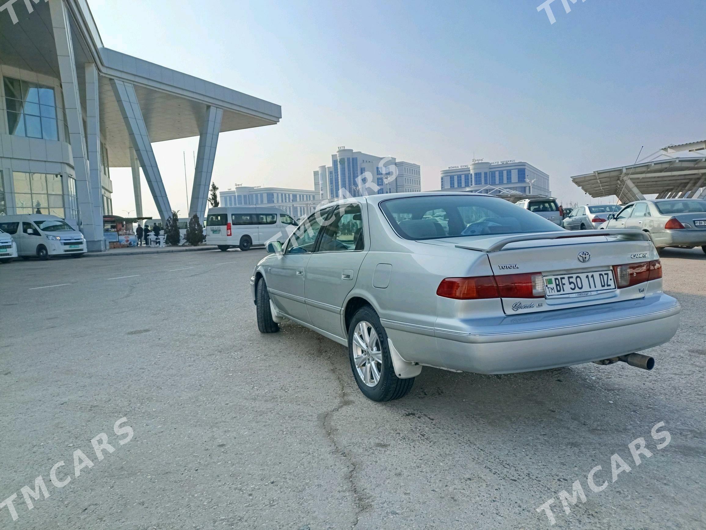 Toyota Camry 2001 - 130 000 TMT - Дашогуз - img 4