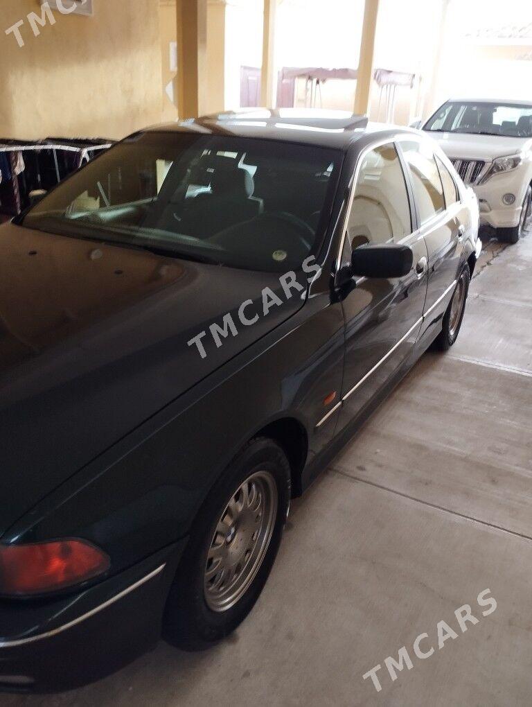 BMW E39 1999 - 90 000 TMT - Балканабат - img 2