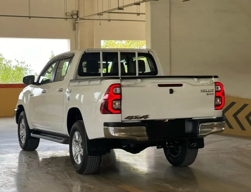 Toyota Hilux 2025 - 725 000 TMT - Aşgabat - img 8