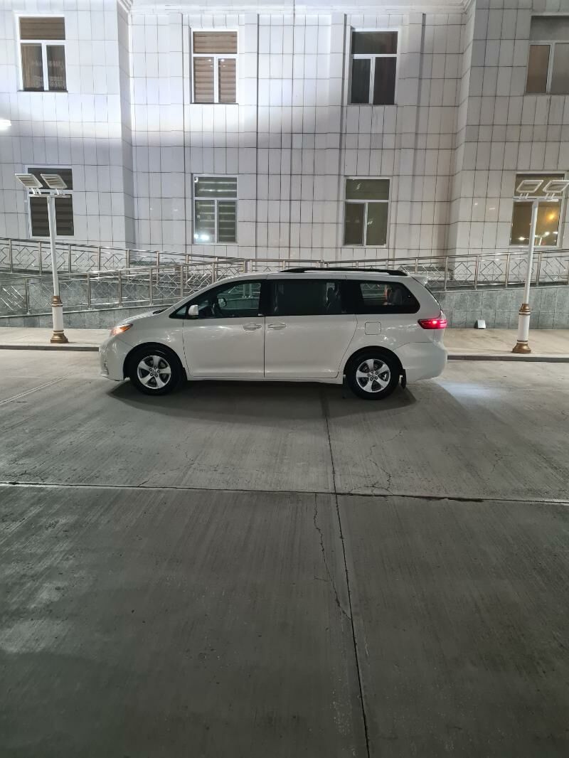 Toyota Sienna 2019 - 339 000 TMT - Aşgabat - img 2