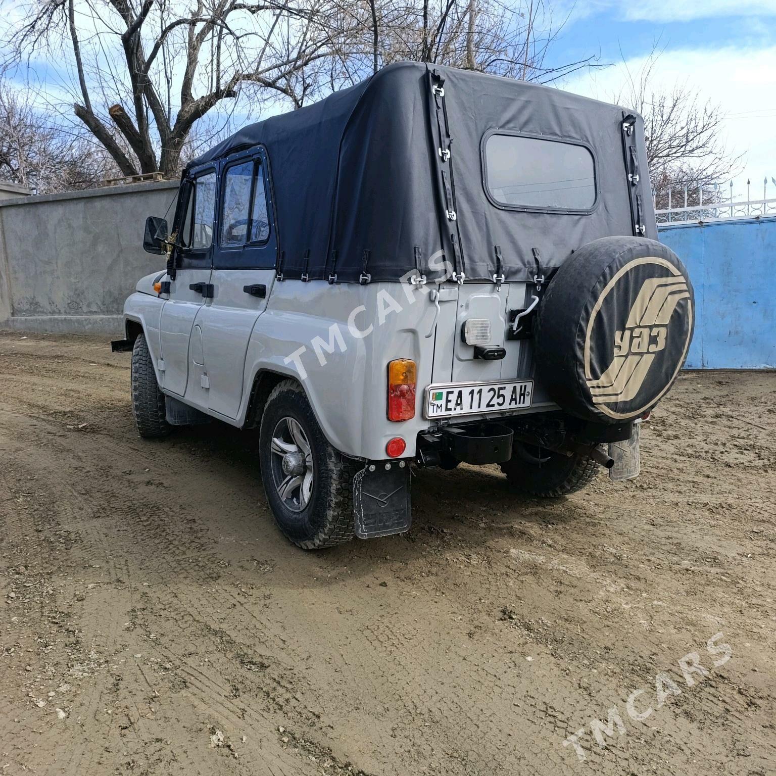 UAZ 469 2002 - 80 000 TMT - Bäherden - img 3