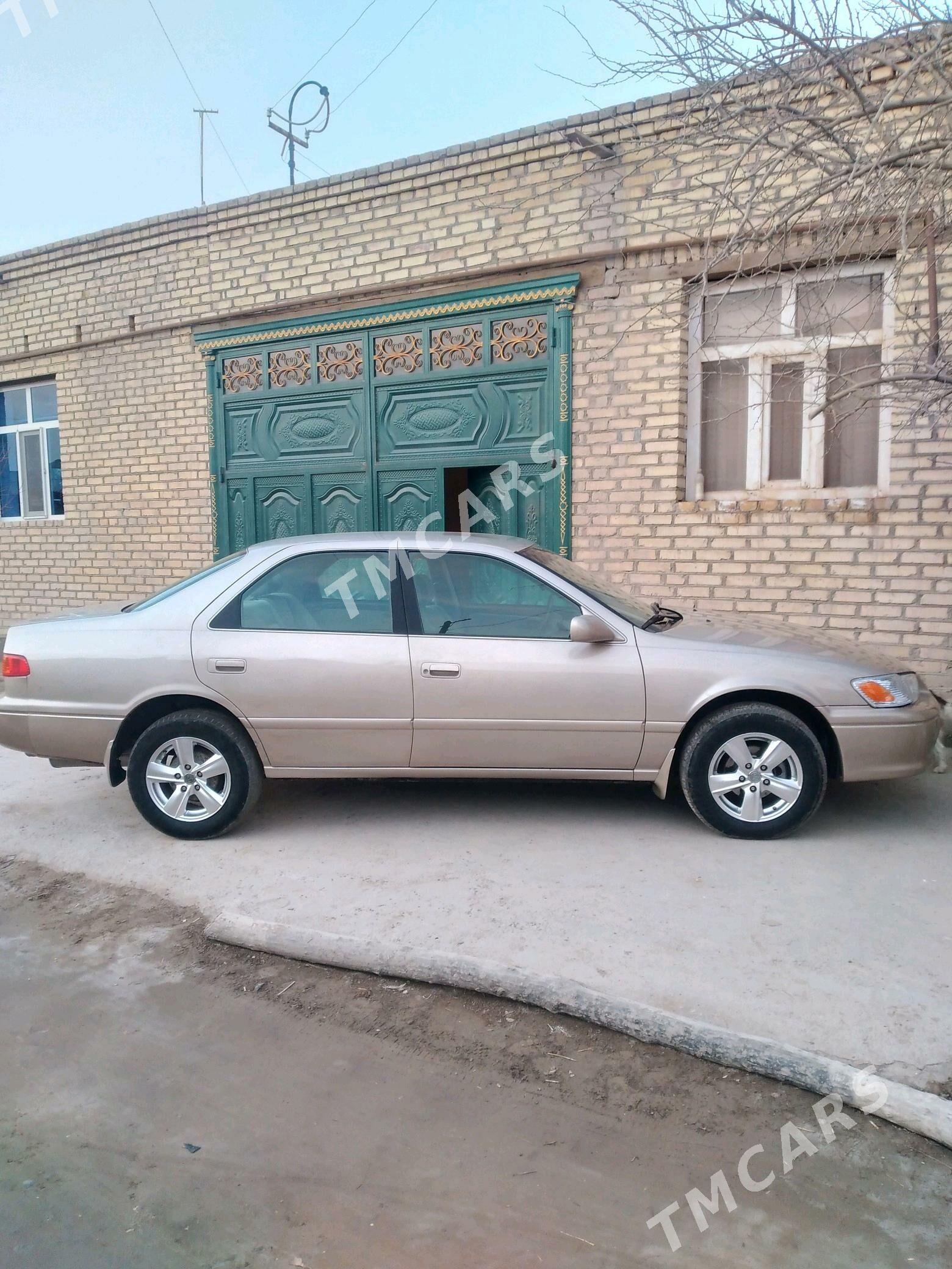 Toyota Camry 2000 - 135 000 TMT - Köneürgenç - img 2