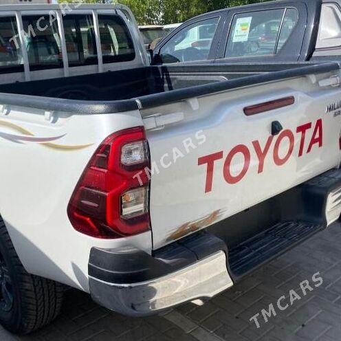 Toyota Hilux 2025 - 715 000 TMT - Aşgabat - img 7