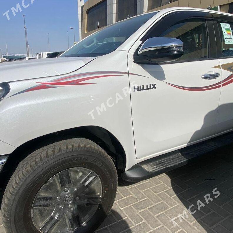 Toyota Hilux 2025 - 715 000 TMT - Aşgabat - img 8