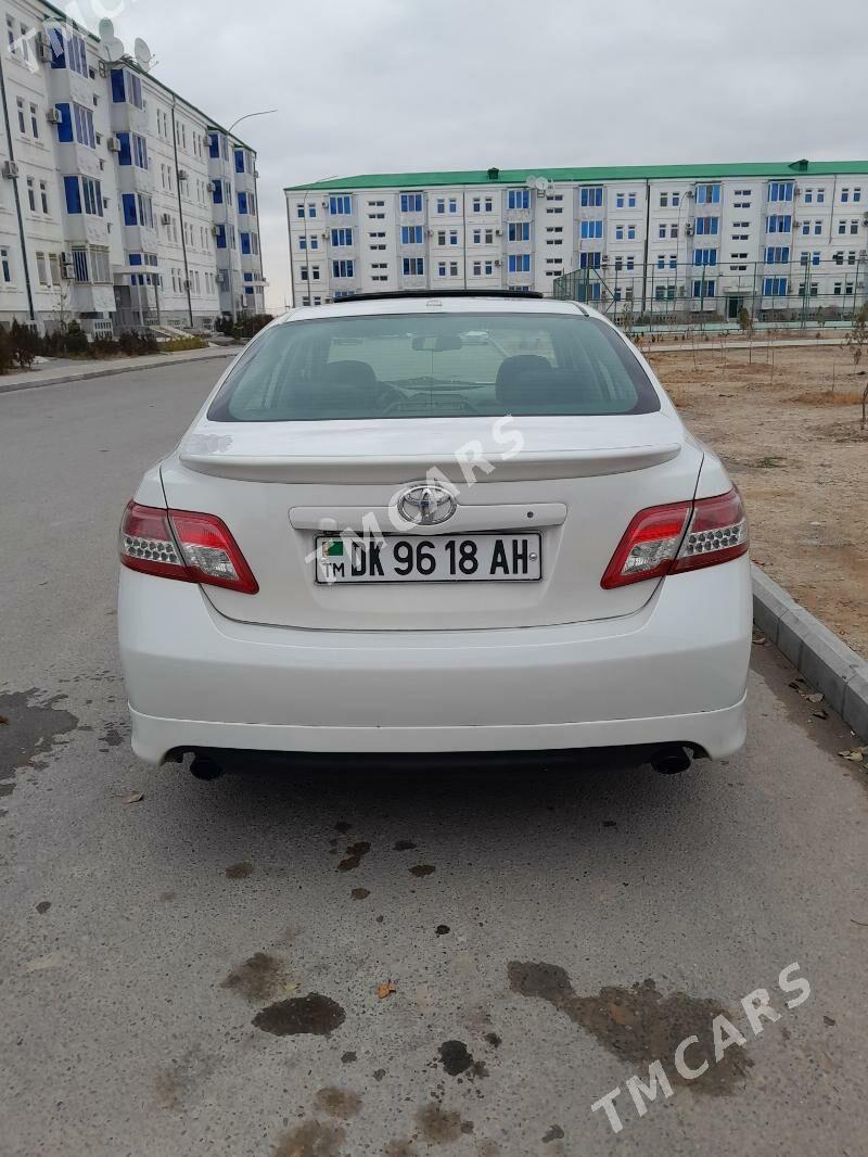 Toyota Camry 2010 - 155 000 TMT - Бузмеин - img 4