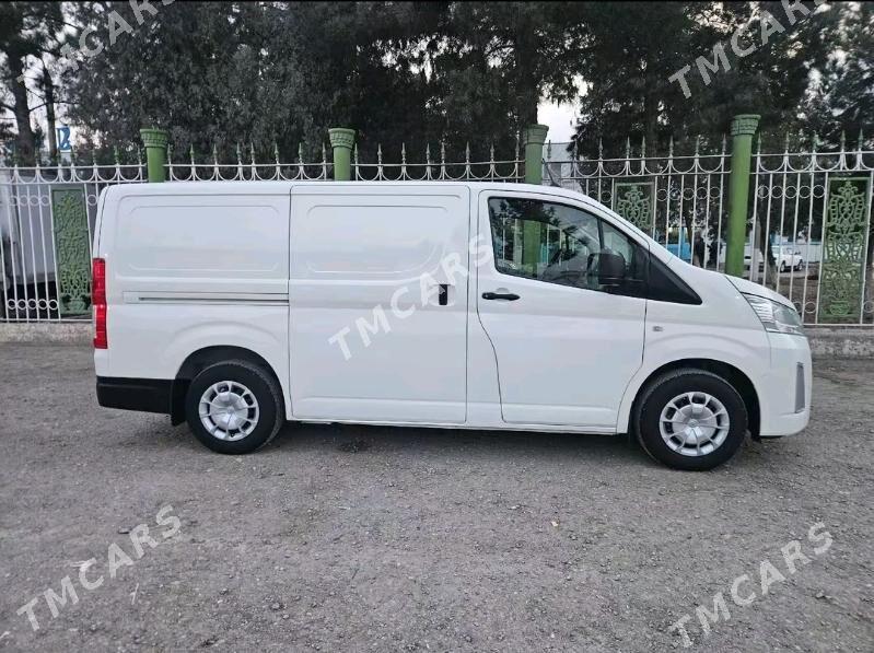 Toyota Hiace 2021 - 500 000 TMT - Мары - img 4