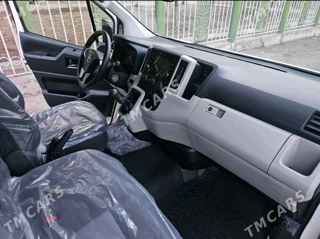 Toyota Hiace 2021 - 500 000 TMT - Мары - img 3